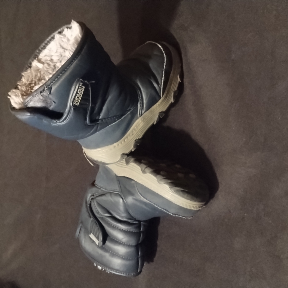 Khombu Kids Boots Size 9M Navy Blue